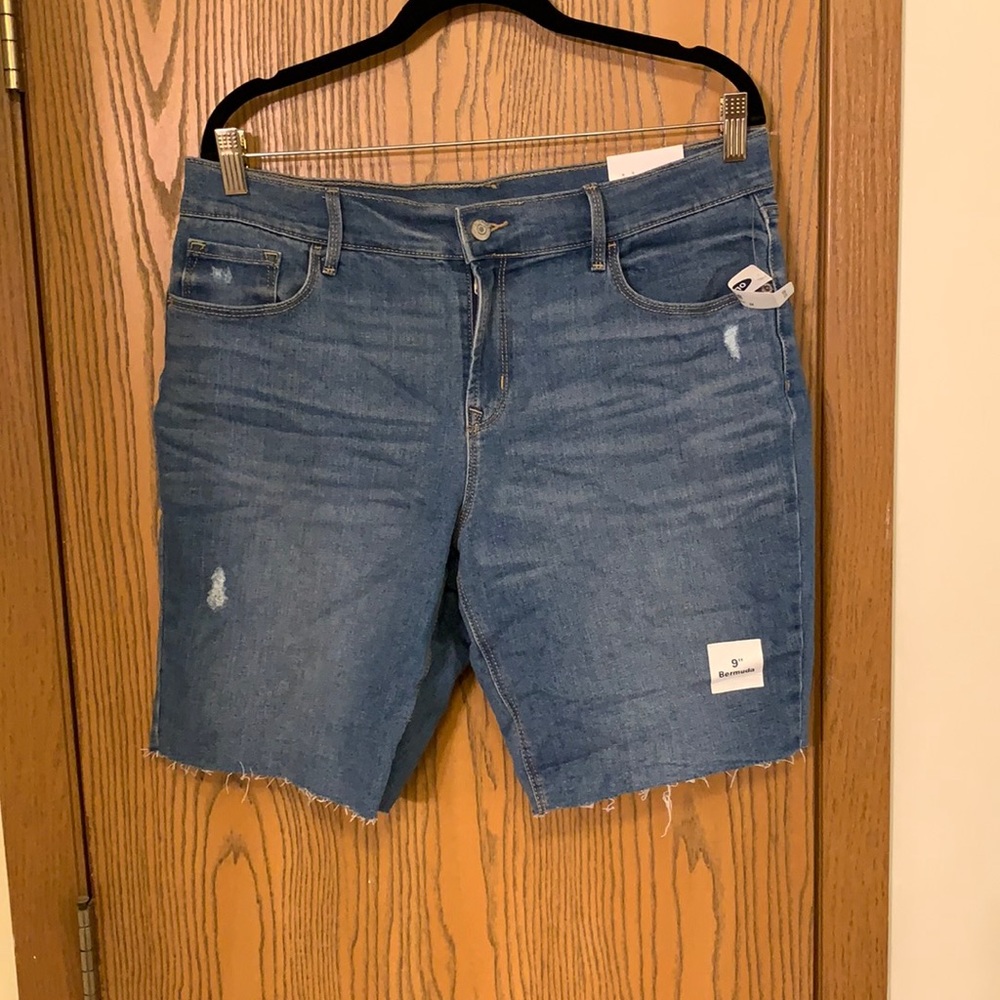 Old Navy Bermuda shorts